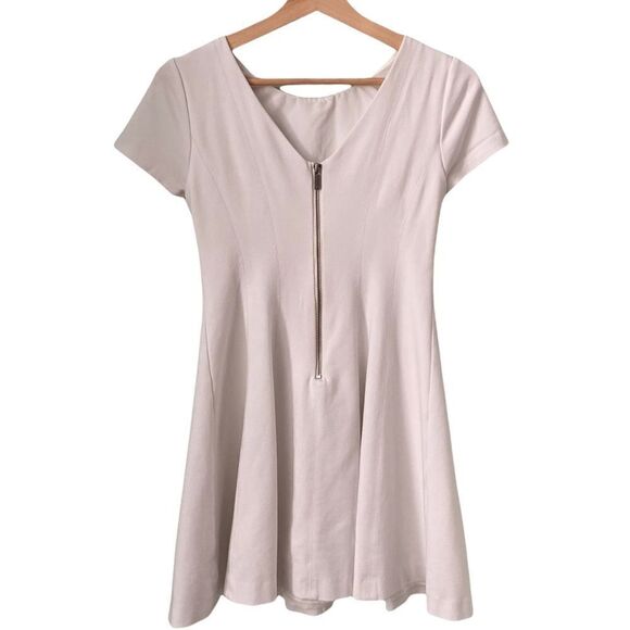 Banana Republic White Round neck Mini Dress in Size 2P - Picture 2 of 13